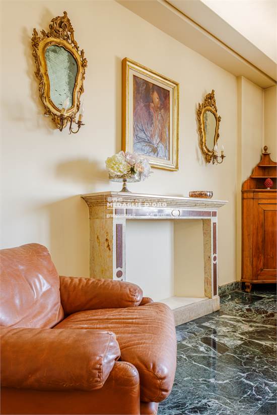 PARTICOLA SALA 