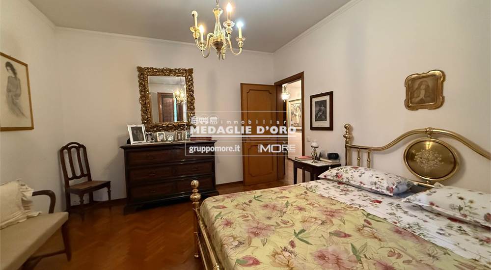 CAMERA DOPPIA CON BALCONE