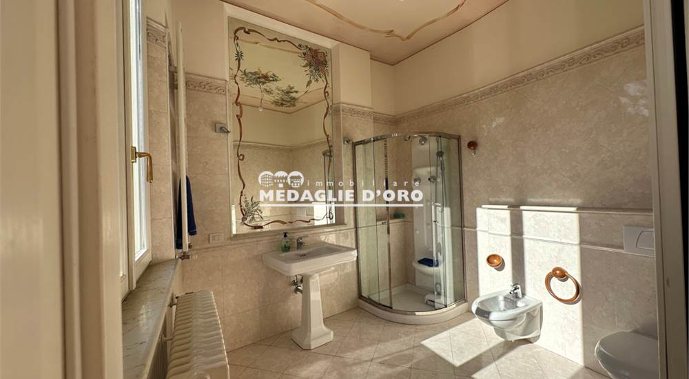 BAGNO 1 IN CAMERA 