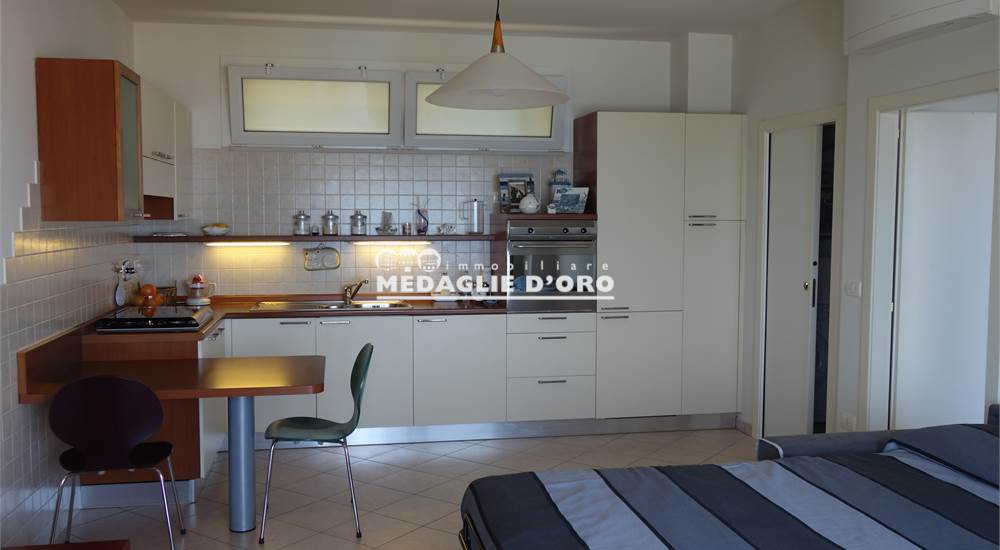 SOGGIORNO / CUCINA (divano aperto)