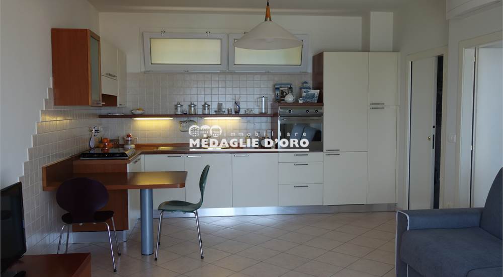 SOGGIORNO / CUCINA (divano chiuso)